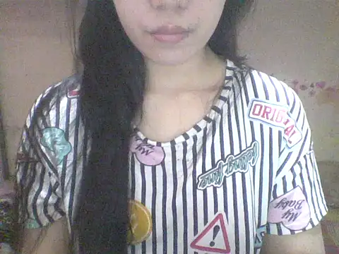 Snapshot of spankmybootyxxx chatting on 12.21.25 spankmybootyxxx online show from 12.21.25