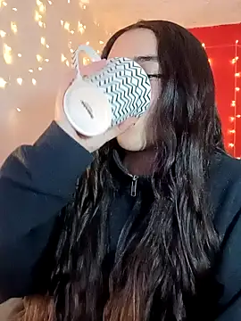 Snapshot of IvonneT chatting on 12.11.24 IvonneT online show from 12.11.24