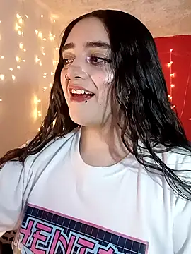 Snapshot of IvonneT chatting on 12.12.24 IvonneT online show from 12.12.24