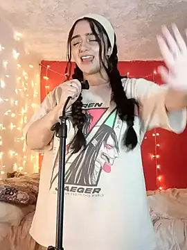 Snapshot of IvonneT chatting on 01.31.25 IvonneT online show from 01.31.25