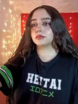 Snapshot of IvonneT chatting on 02.12.25 IvonneT online show from 02.12.25