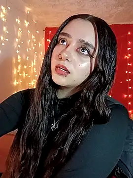 Snapshot of IvonneT chatting on 02.20.25 IvonneT online show from 02.20.25