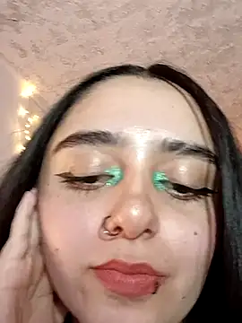 Snapshot of IvonneT chatting on 02.28.25 IvonneT online show from 02.28.25