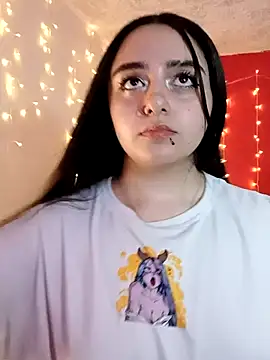 Snapshot of IvonneT chatting on 03.02.25 IvonneT online show from 03.02.25