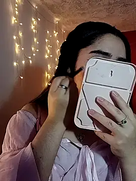 Snapshot of IvonneT chatting on 03.02.25 IvonneT online show from 03.02.25