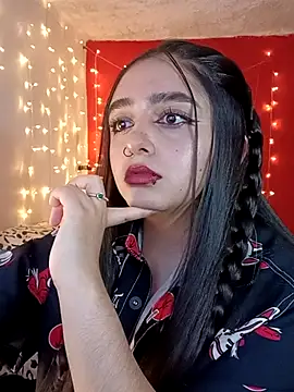 Snapshot of IvonneT chatting on 03.16.25 IvonneT online show from 03.16.25