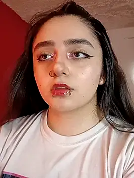 Snapshot of IvonneT chatting on 10.05.25 IvonneT online show from 10.05.25