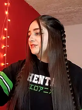 Snapshot of IvonneT chatting on 10.26.25 IvonneT online show from 10.26.25