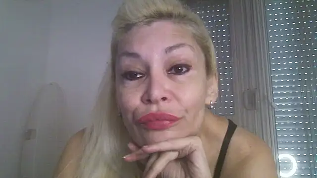 EvaaMina online show from 10.20.25