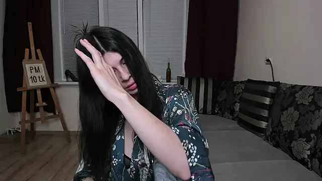 Snapshot of MolagAnna chatting on 10.23.25 MolagAnna online show from 10.23.25