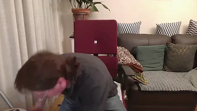 Snapshot of HETEREOMAN chatting on 11.30.25 HETEREOMAN online show from 11.30.25