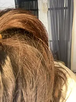 trianawhite online show from 03.04.25