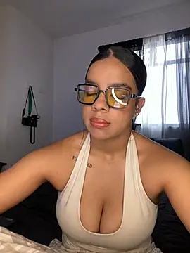 trianawhite online show from 03.12.26