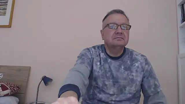 YOU6me online show from 10.05.25