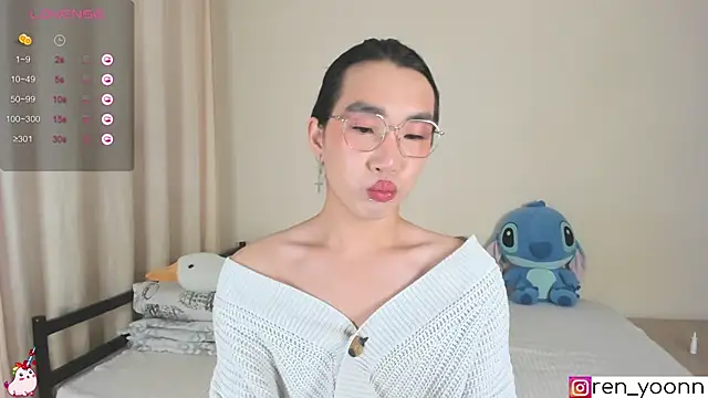 Snapshot of Ren_yoon chatting on 09.11.25 Ren yoon online show from 09.11.25