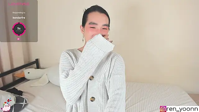 Snapshot of Ren_yoon chatting on 09.12.25 Ren yoon online show from 09.12.25