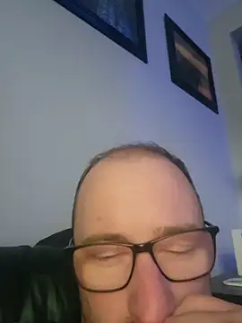 Snapshot of gdawg78 chatting on 09.29.25 gdawg78 online show from 09.29.25