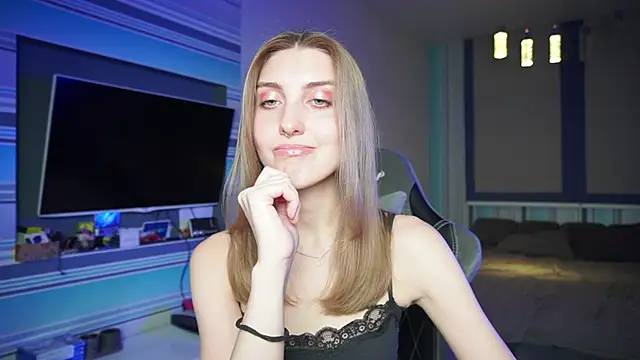 CassiaBlade1 online show from 09.18.25