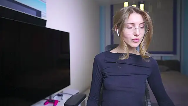 CassiaBlade1 online show from 02.08.26