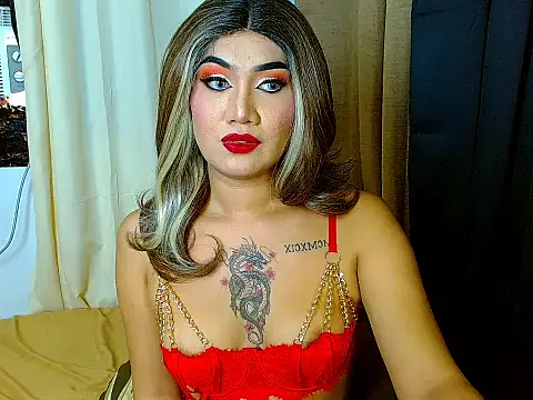 Snapshot of SweetCumFrancine chatting on 12.23.24 SweetCumFrancine online show from 12.23.24