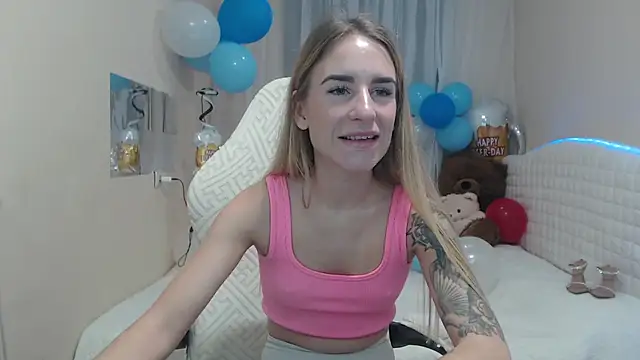 Snapshot of DeboraHorny chatting on 10.05.25 DeboraHorny online show from 10.05.25