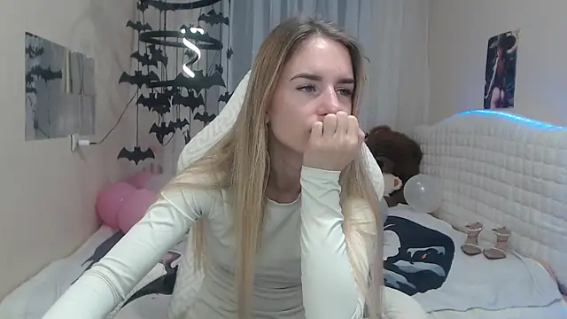 Snapshot of DeboraHorny chatting on 10.16.25 DeboraHorny online show from 10.16.25