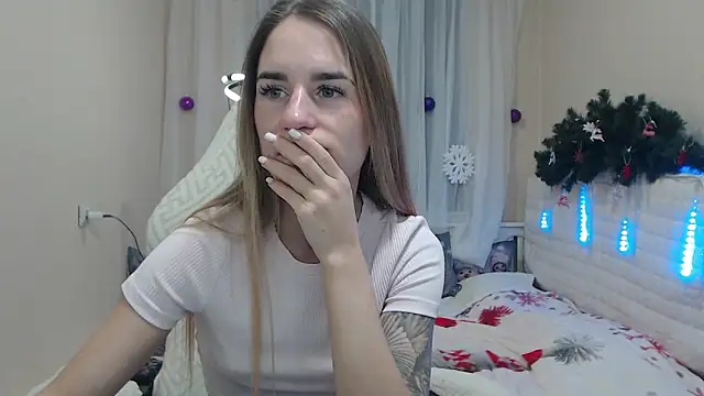 Snapshot of DeboraHorny chatting on 12.15.25 DeboraHorny online show from 12.15.25