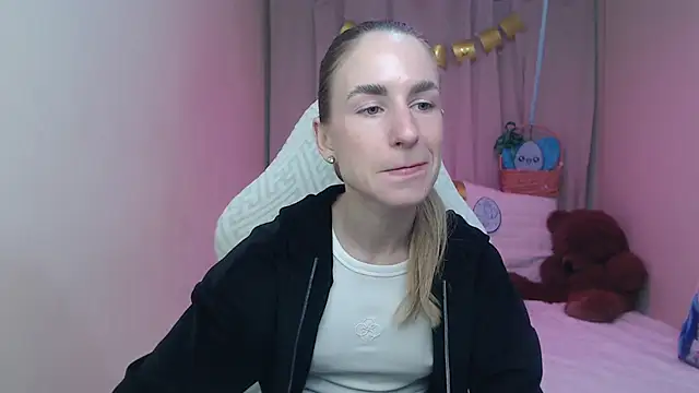 Snapshot of DeboraHorny chatting on 04.09.26 DeboraHorny online show from 04.09.26