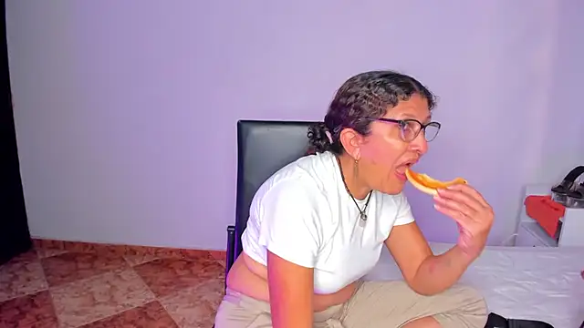 Keyla Milf online show from 12.02.25