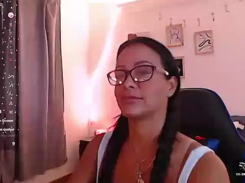 emmily castro online show from 10.06.25