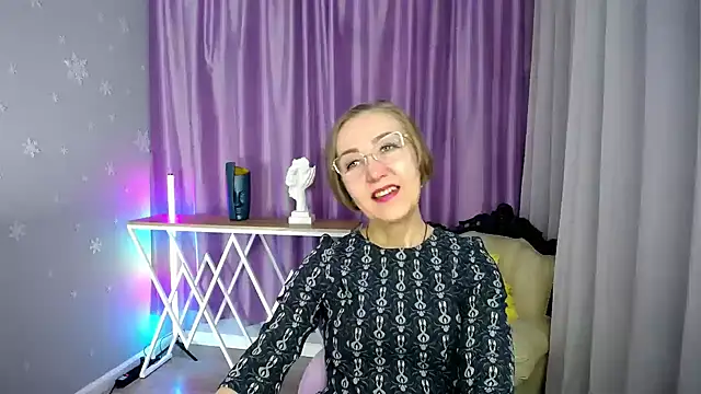 queen a n i online show from 10.05.25