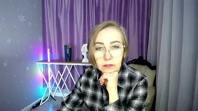 queen a n i online show from 10.23.25