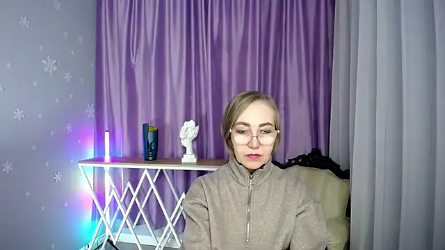 queen a n i online show from 11.07.25