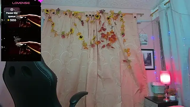 Snapshot of DarshaKhemu chatting on 01.29.25 DarshaKhemu online show from 01.29.25