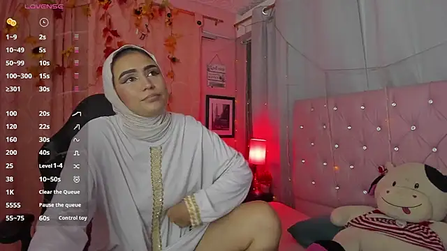 Snapshot of DarshaKhemu chatting on 03.18.25 DarshaKhemu online show from 03.18.25