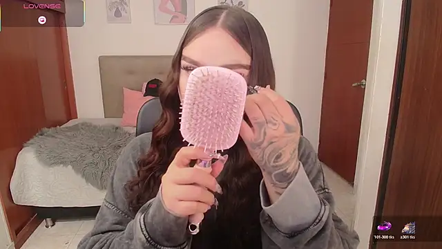 Miley Baker online show from 12.05.25