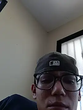 Snapshot of Yanwoods420 chatting on 05.25.26 Yanwoods420 online show from 05.25.26
