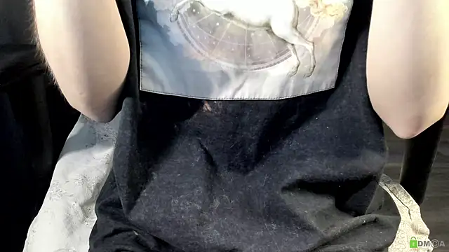 Courtney Luv online show from 10.26.25