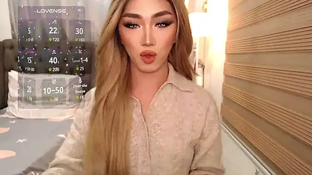 Snapshot of Local_Hoelyx chatting on 12.30.24 Local Hoelyx online show from 12.30.24