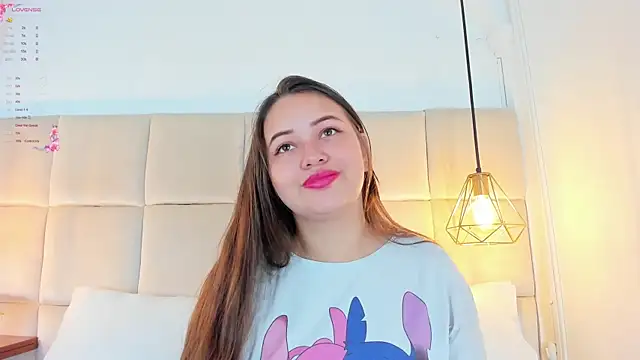Snapshot of AnaisClark chatting on 12.23.24 AnaisClark online show from 12.23.24