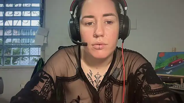 Snapshot of poppergirl69 chatting on 12.01.24 poppergirl69 online show from 12.01.24