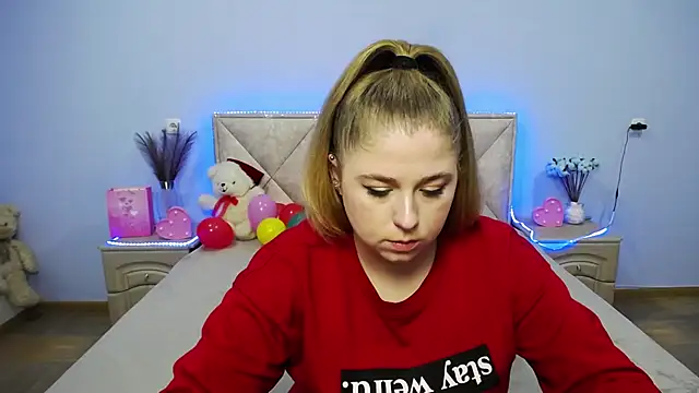 Snapshot of JessikaDaniel chatting on 01.14.25 JessikaDaniel online show from 01.14.25