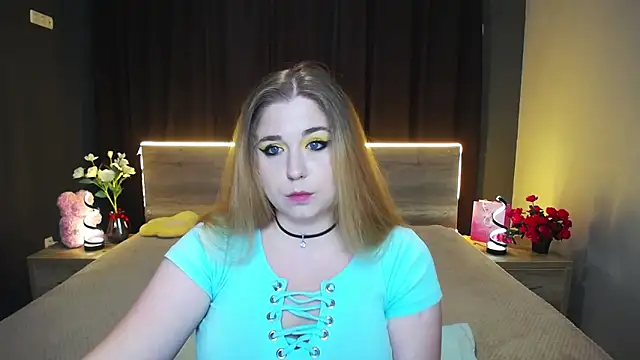 Snapshot of JessikaDaniel chatting on 11.17.25 JessikaDaniel online show from 11.17.25