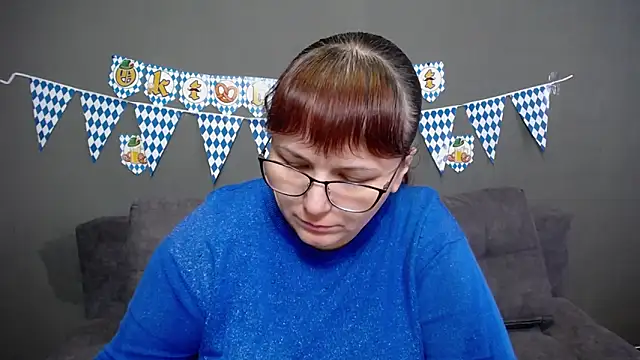 Snapshot of AliceInksSweetty chatting on 09.28.25 AliceInksSweetty online show from 09.28.25