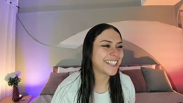 Nicolle W online show from 11.11.25