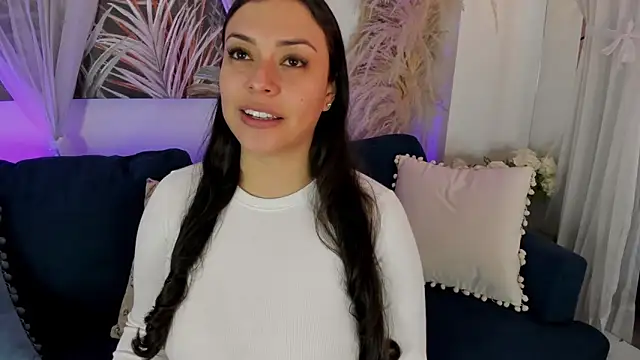 Nicolle W online show from 05.06.26