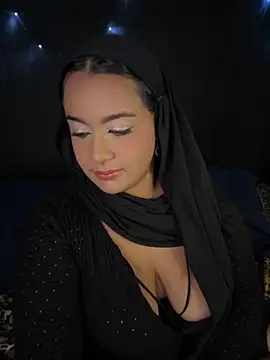 Snapshot of Maryam_yamal chatting on 10.18.25 Maryam yamal online show from 10.18.25