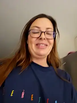 RebeccaXO  online show from 01.24.25