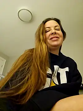 RebeccaXO  online show from 02.14.25
