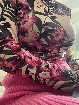 Snapshot of DulceMya6 chatting on 05.28.26 DulceMya6 online show from 05.28.26
